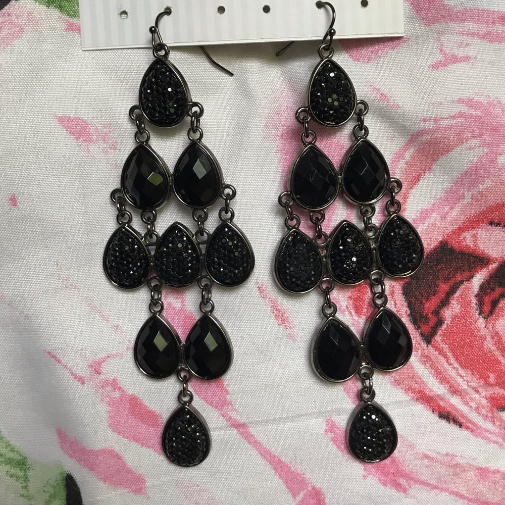 Long black earrings!!